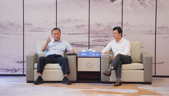 樟木頭鎮(zhèn)黨委書記黃淦洪一行蒞臨民興調(diào)研指導